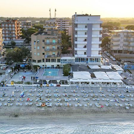 Bikini Tropicana Family Hotel 리도 디 사비오 외부 사진