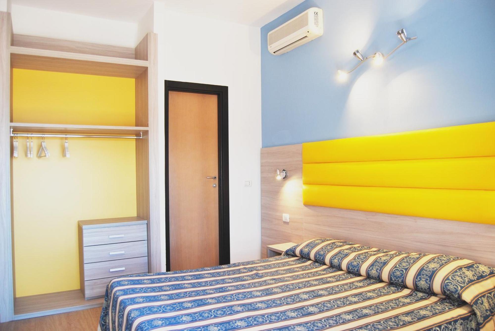 Bikini Tropicana Family Hotel 리도 디 사비오 외부 사진